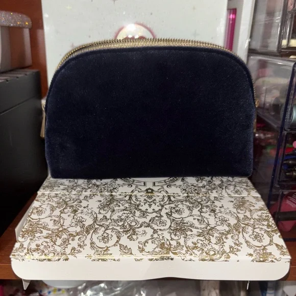 Dior Midnight Blue Velvet Cosmetic Case - Picture 5 of 5